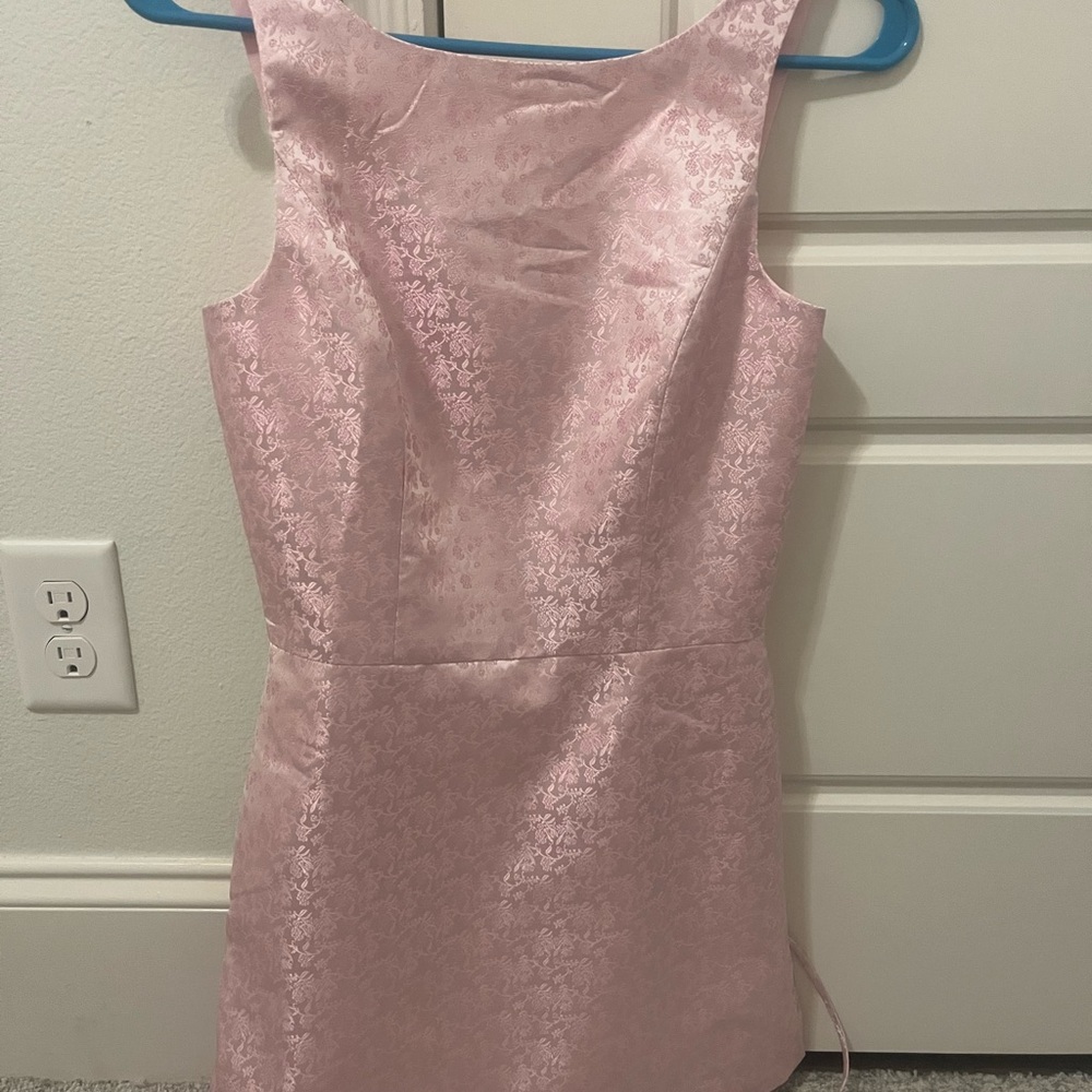 Elegant Pink Sleeveless Dress